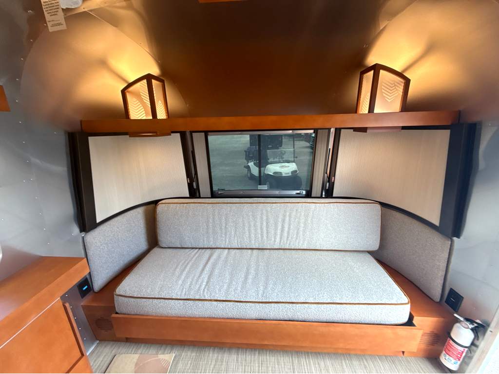 2026 AIRSTREAM FRANK LLOYD WRIGHT 28RBT - Image 12