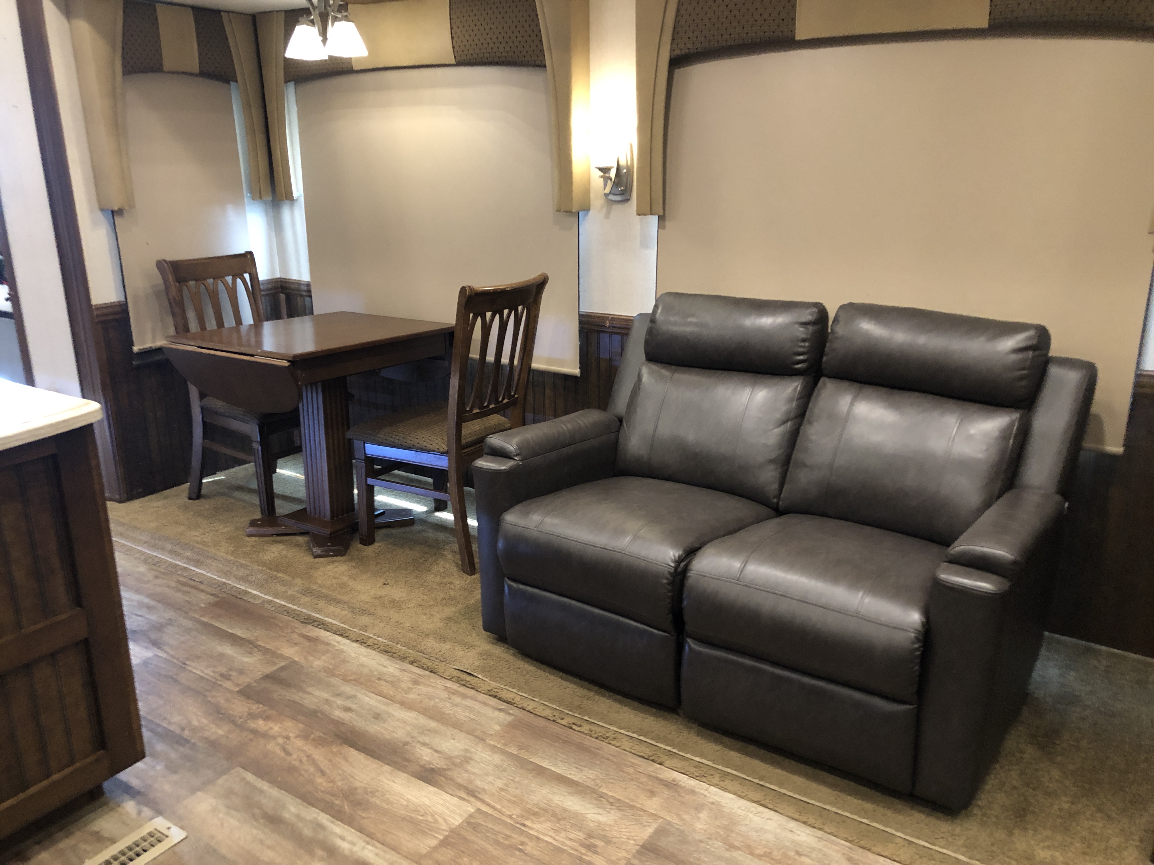 2016 Forest River Cardinal 3850RL - Image 15