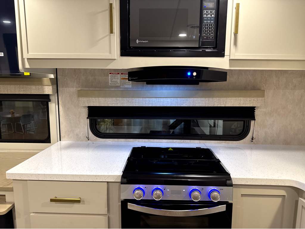 2027 VENTURE RV STRATUS 271VRK - Image 10