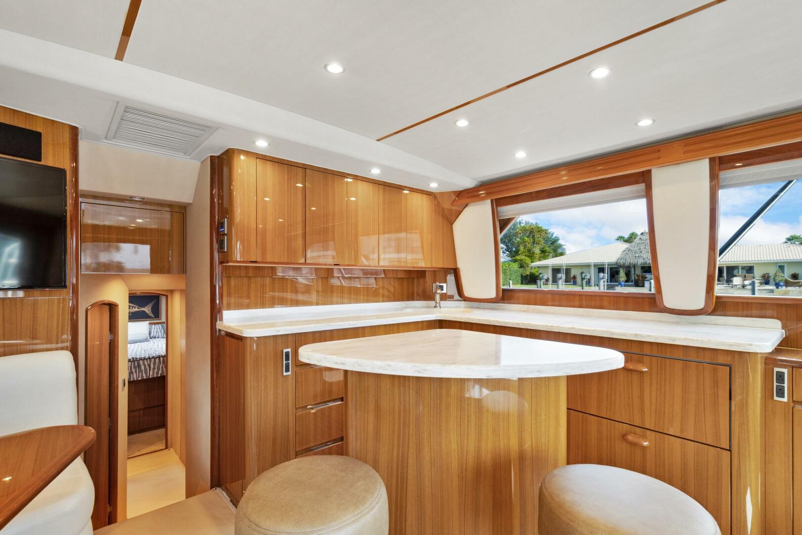 2015 Viking 46 Convertible - Image 4