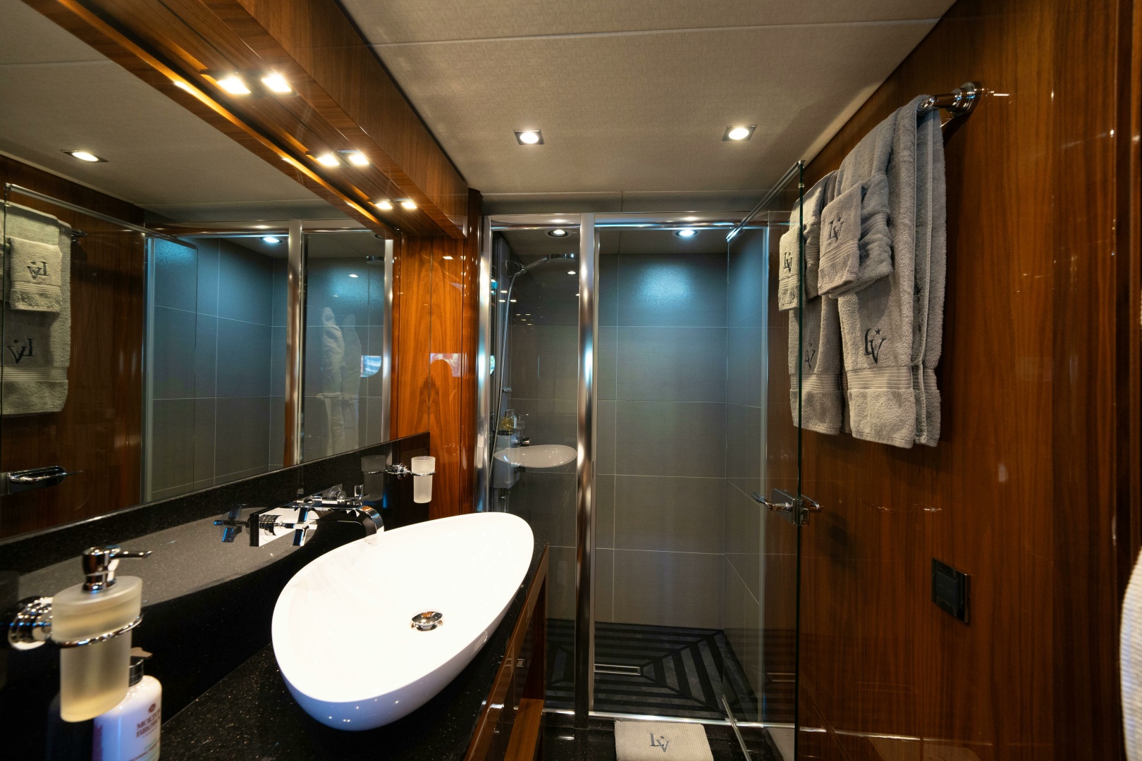 2014 Sunseeker Sunseeker 115 Sport Yacht - Image 19