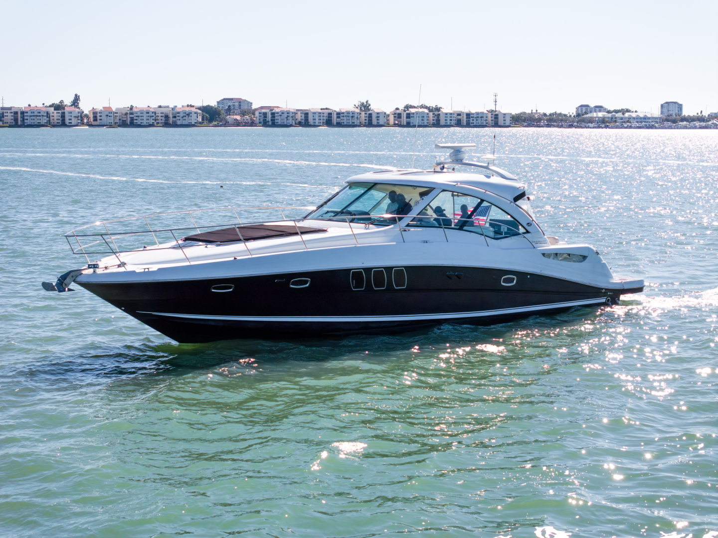 2010 Sea Ray 50 SUNDANCER - Image 17