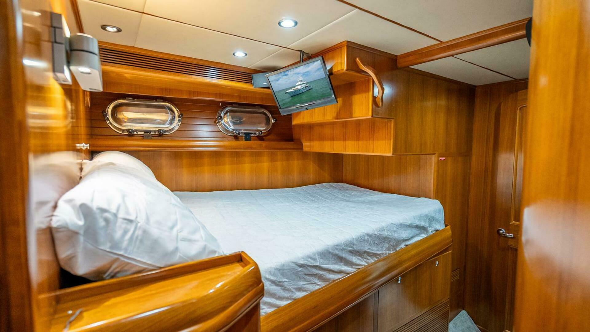 2009 Nordhavn 76 - Image 25