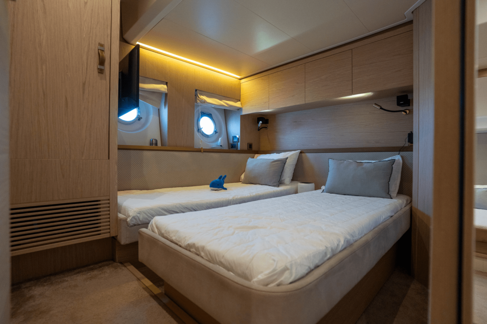 2019 Monte Carlo Yachts MC6 - Image 53