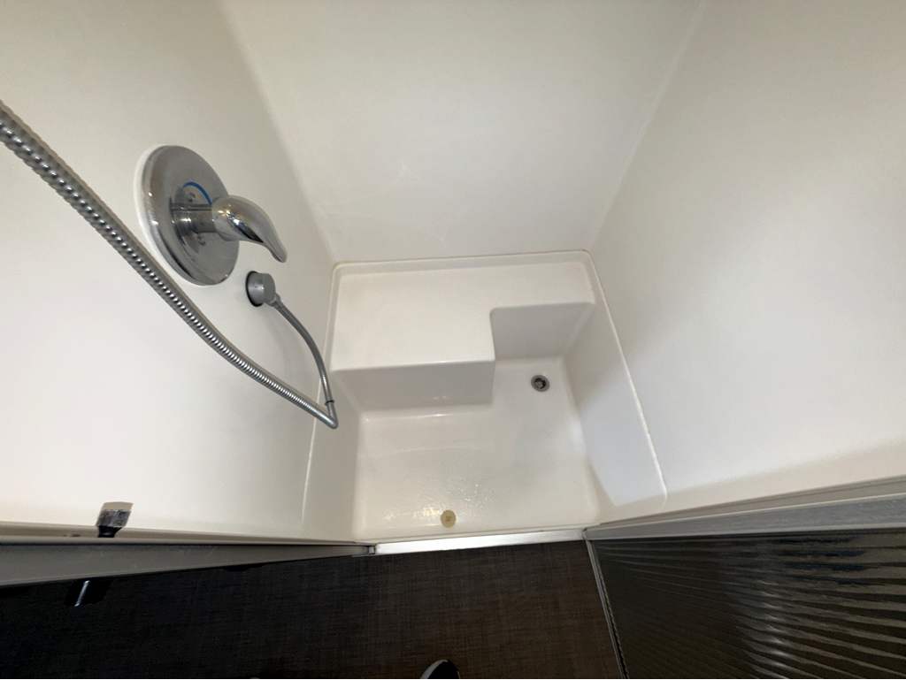 2024 AIRSTREAM GLOBETROTTER 27FB TWIN - Image 30