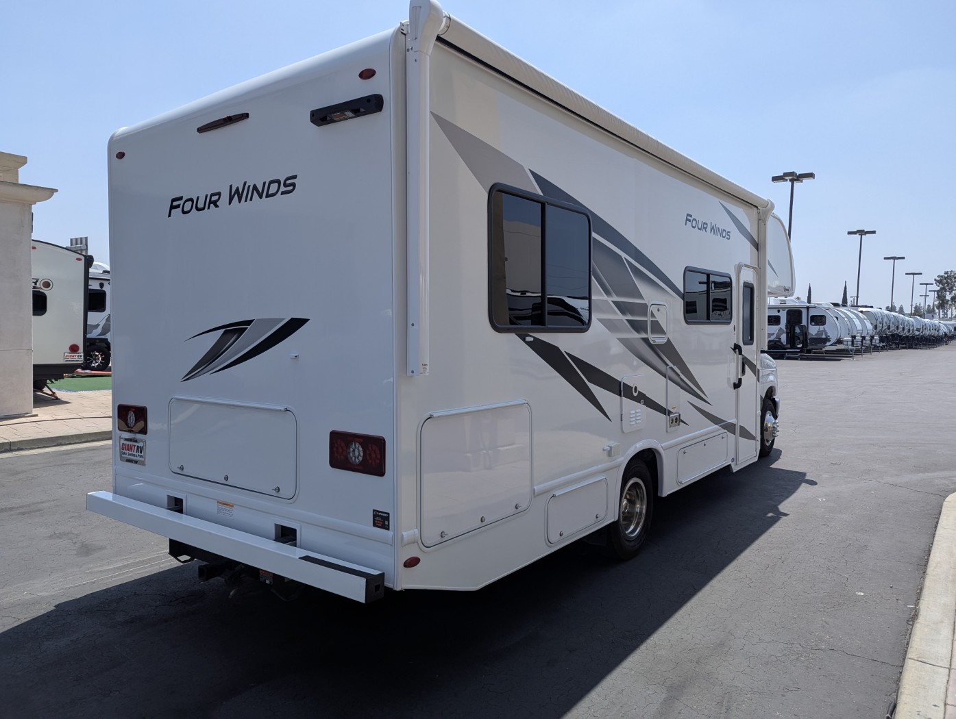 2025 Thor Motor Coach Four Winds 25V - Image 5