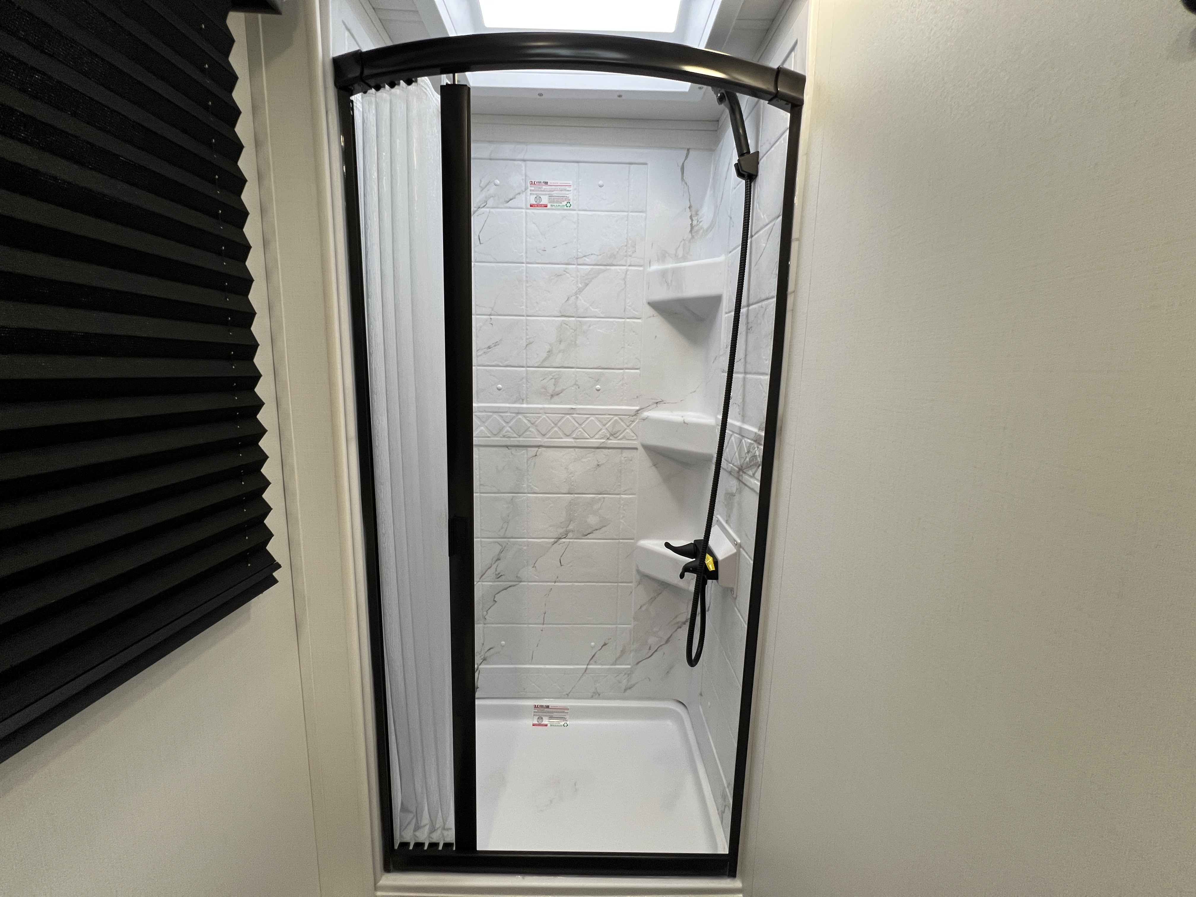 2027 Jayco Melbourne 24L - Image 35