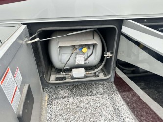 2017 TIFFIN ALLEGRO BREEZE 32BR - Image 6