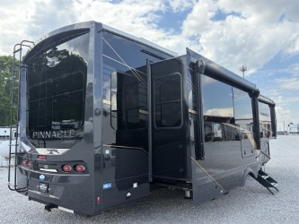 2026 JAYCO PINNACLE 36FBTS - Image 2