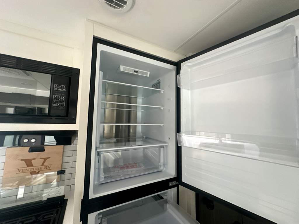 2026 VENTURE RV SPORTTREK 343VBH - Image 23