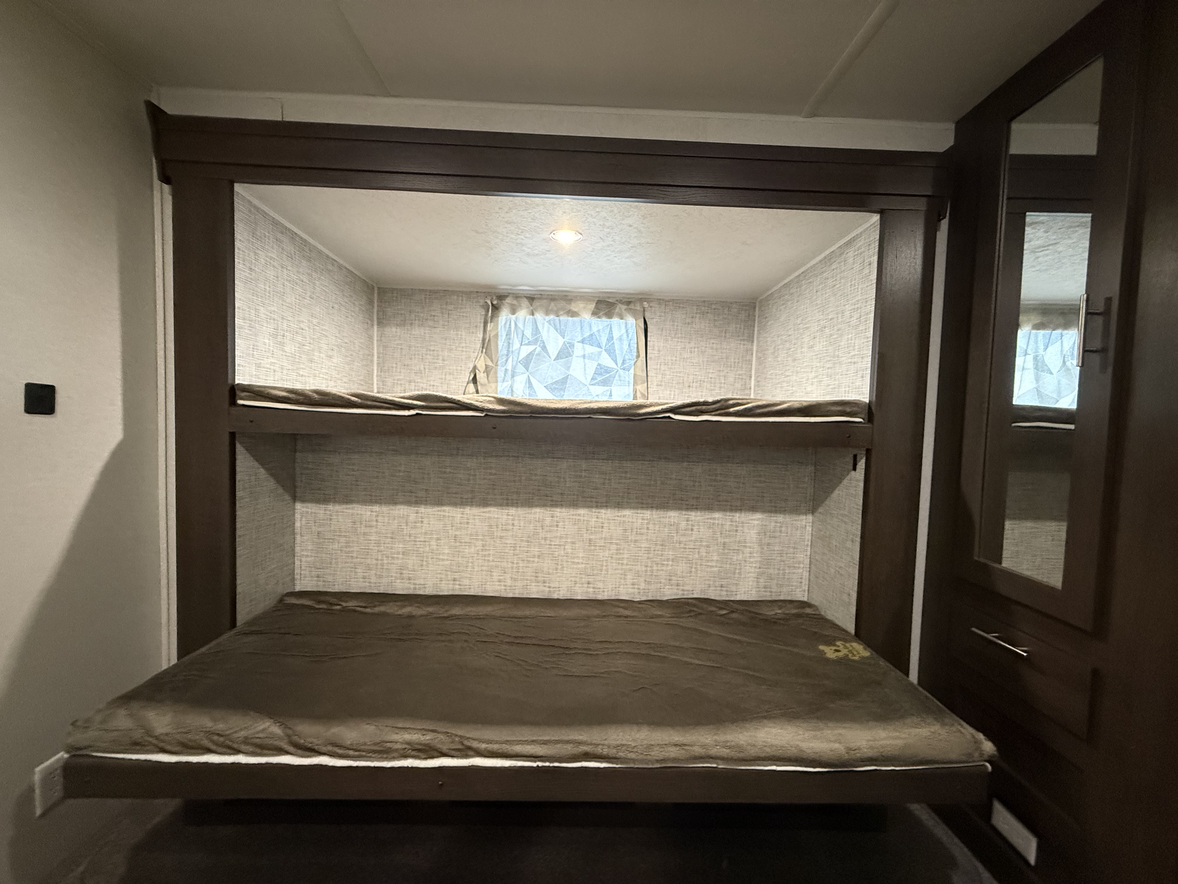 2019 Forest River Wildwood 31KQBTS - Image 18