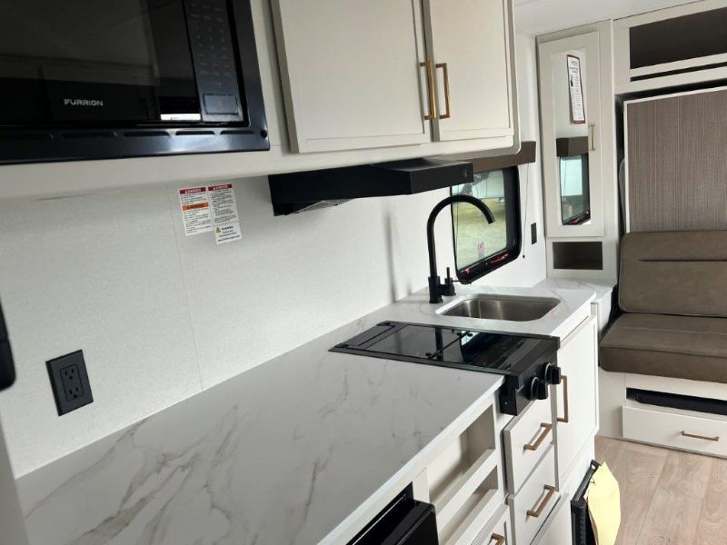 2026 Grand Design Transcend ONE 151RB - Image 10