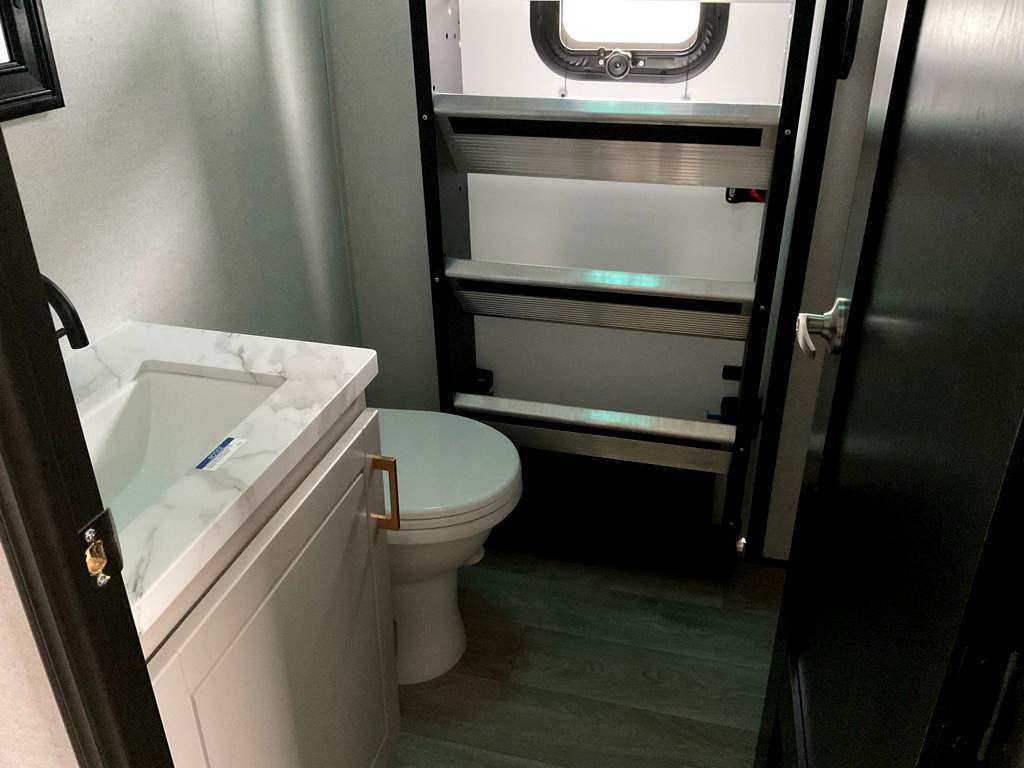 2027 JAYCO NORTH POINT 391TBBH - Image 28