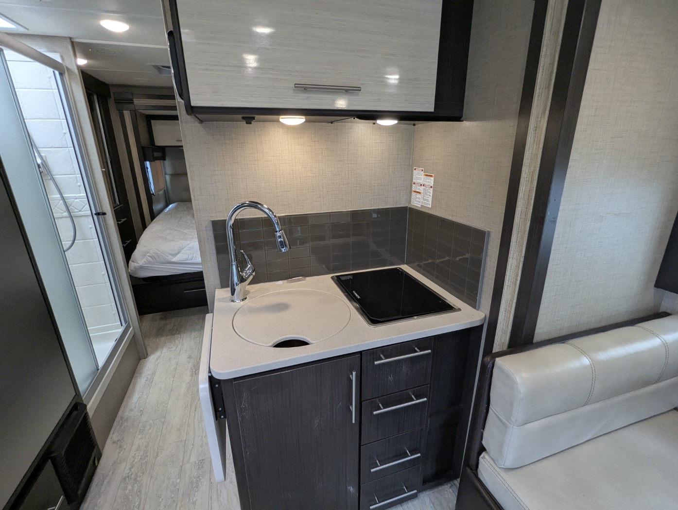 2020 Thor Motor Coach Compass RUV 24SX - Image 25