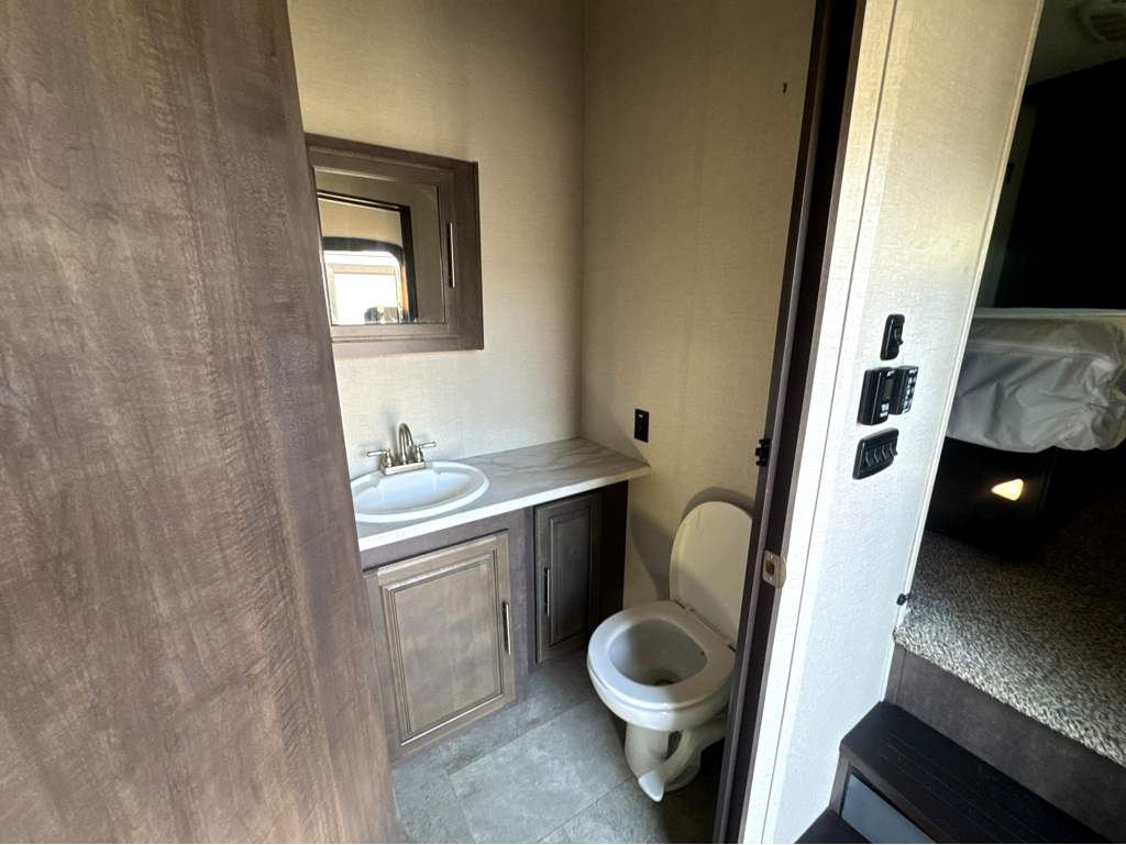 2019 CROSSROADS CRUISER 3451FB - Image 15