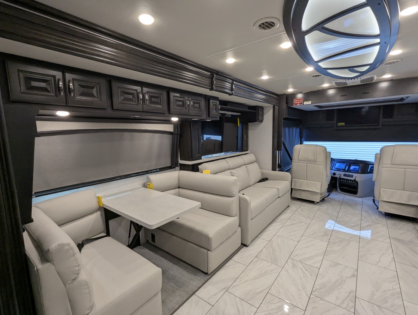 2026 Fleetwood Discovery 38W - Image 45
