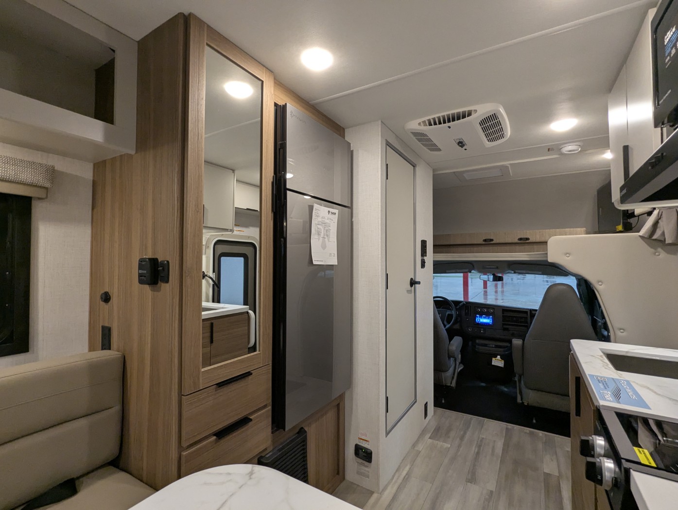 2027 Thor Motor Coach Four Winds 19Z - Image 24