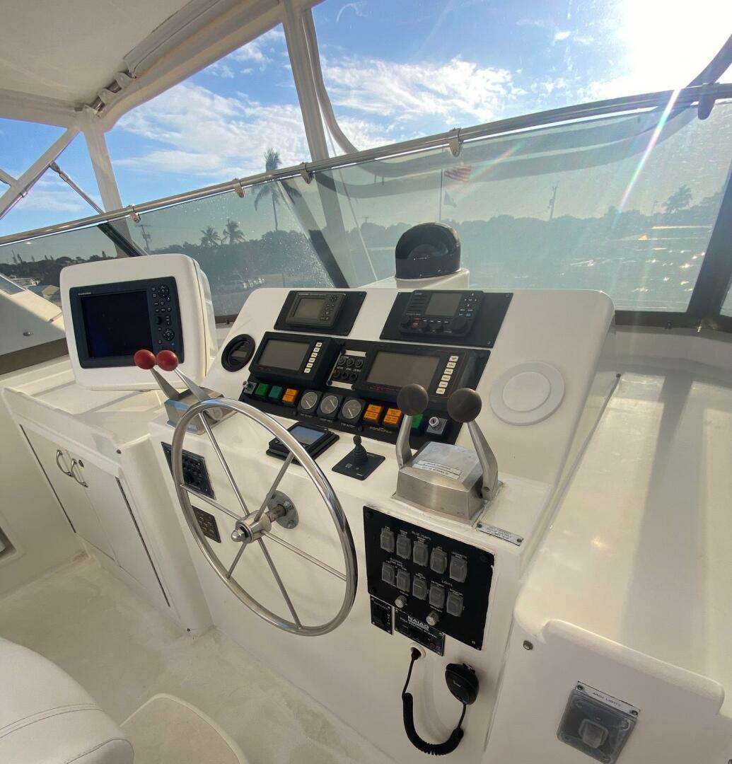 1994 Hatteras 70 Cockpit Motor Yacht - Image 20