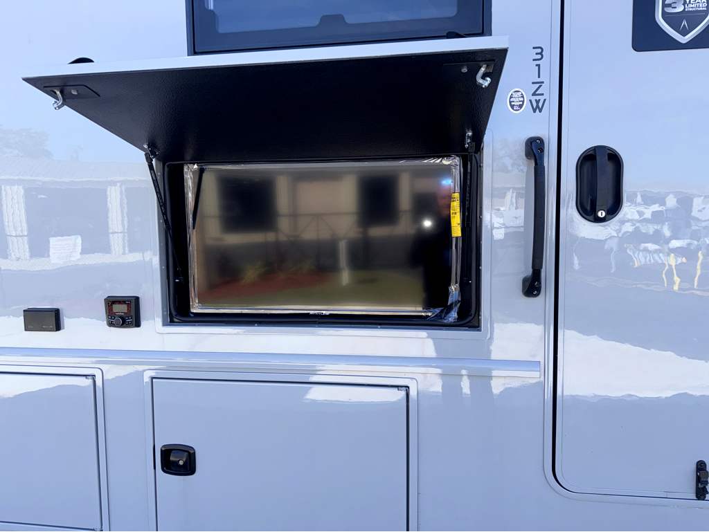 2026 GRAND DESIGN LINEAGE SERIES F 31ZW - Image 5