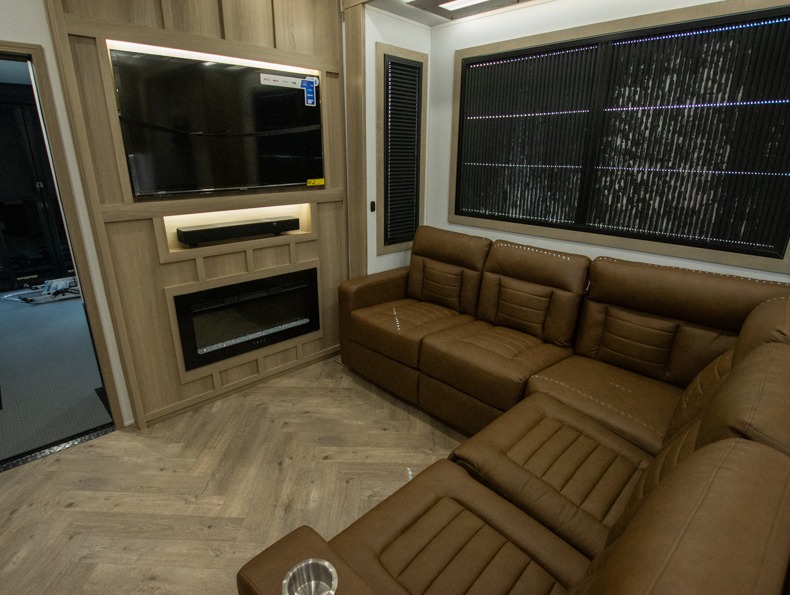 2026 Keystone Raptor 441HB - Image 14