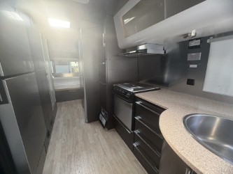 2012 AIRSTREAM INTERNATIONAL 27FBQ - Image 7
