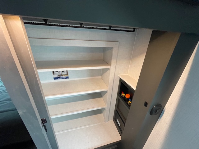2025 ROCKWOOD SIGNATURE 375RL - Image 31