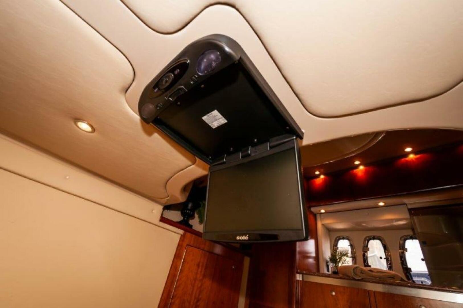 2006 Cruisers Yachts 477 Sport Sedan - Image 20