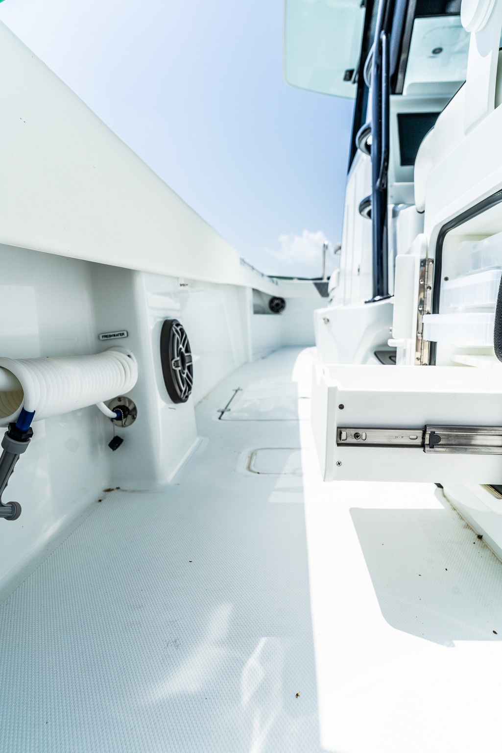 2026 INVINCIBLE 2026 33 CATAMARAN - Image 16