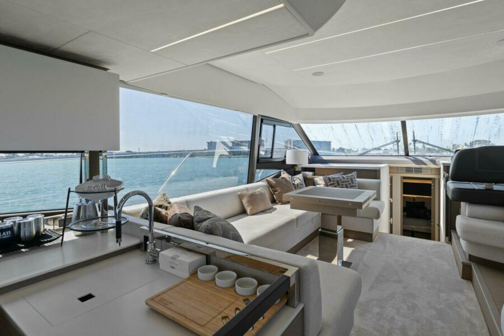 2022 Prestige 590 Flybridge - Image 2