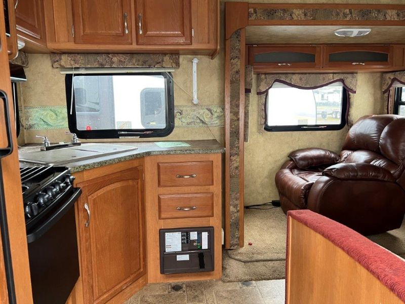 2010 Keystone Cougar XLite 24RKS - Image 2
