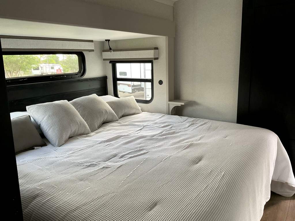 2026 JAYCO NORTH POINT 382 FLRB - Image 26