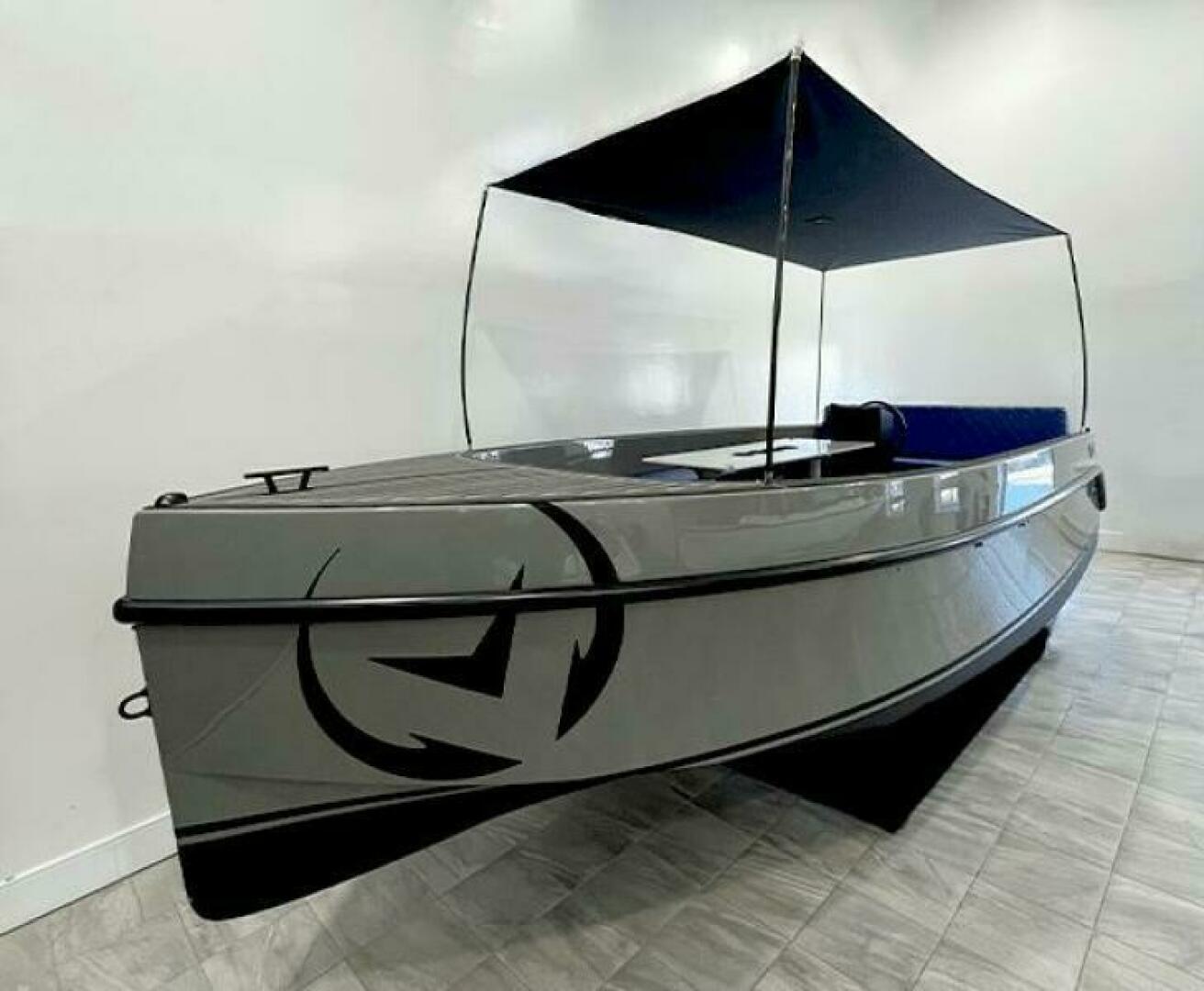 2024 Vision WX Tritoon - Image 13