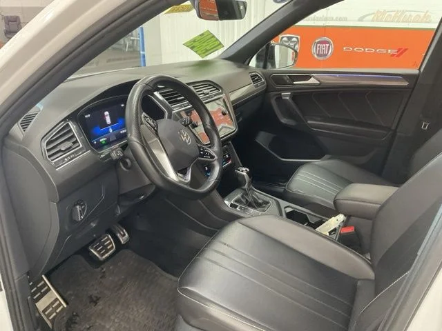 2022 Volkswagen Tiguan Utility 4D SE R-Line Black 2WD - Image 12