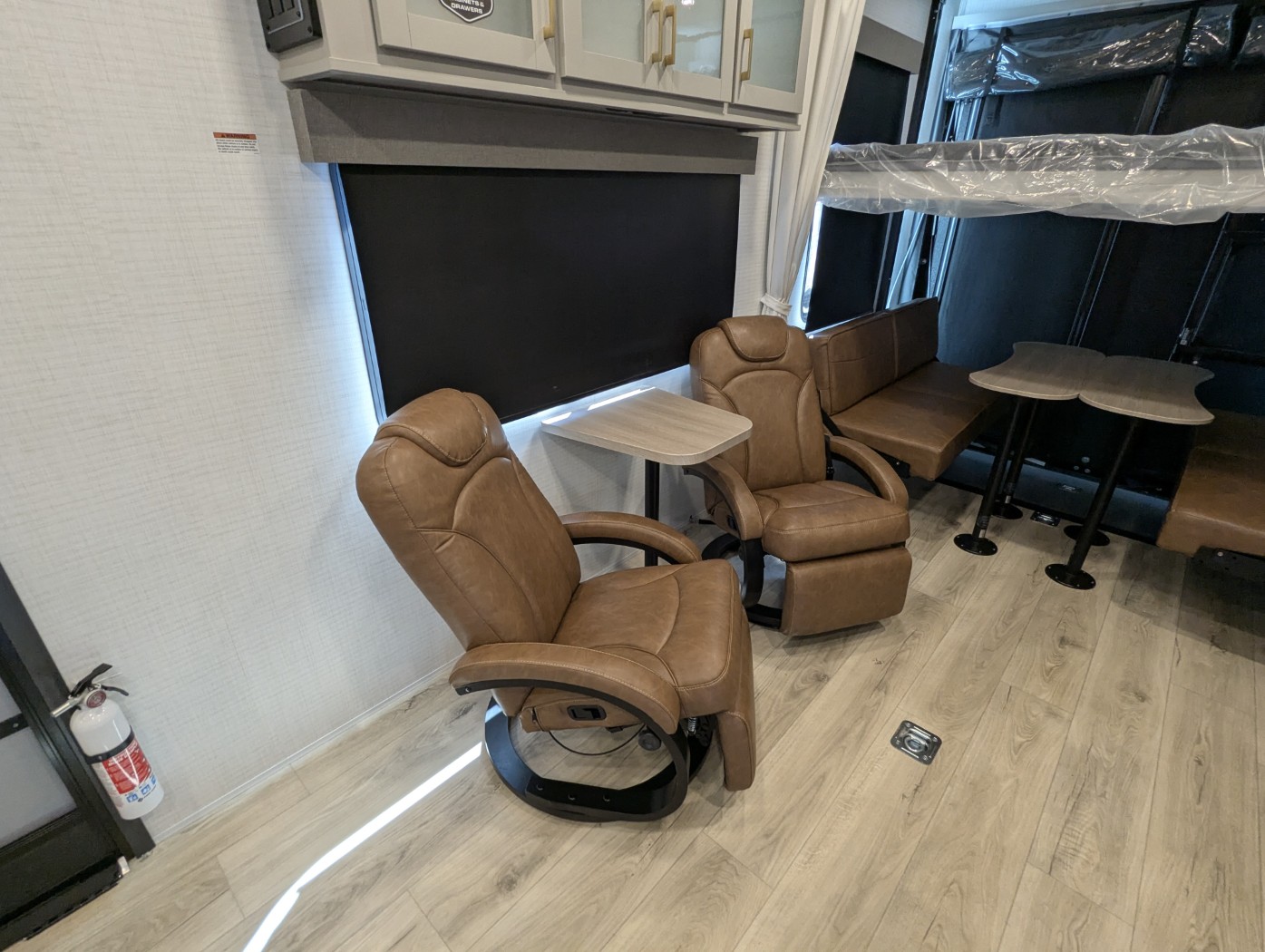 2027 FOREST RIVER STEALTH SFT2730 - Image 17