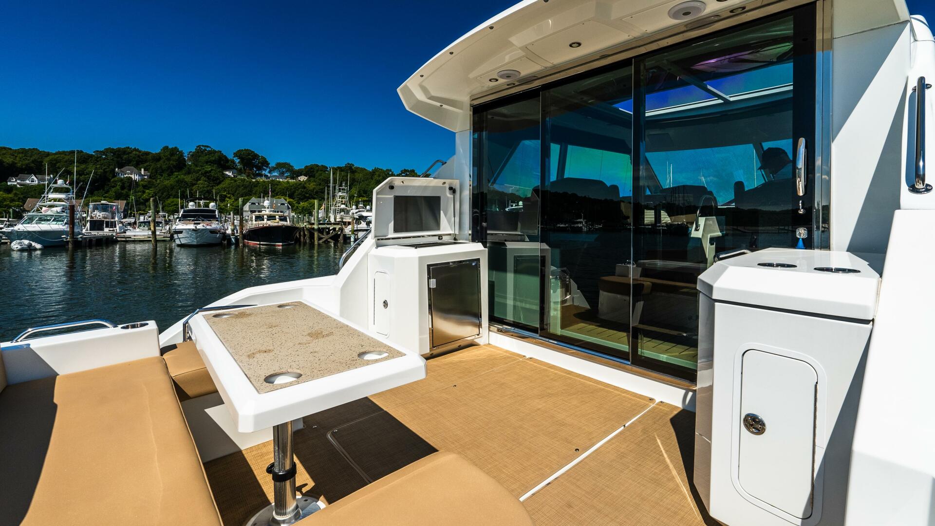 2013 CRUISERS 48 Cantius Base - Image 13