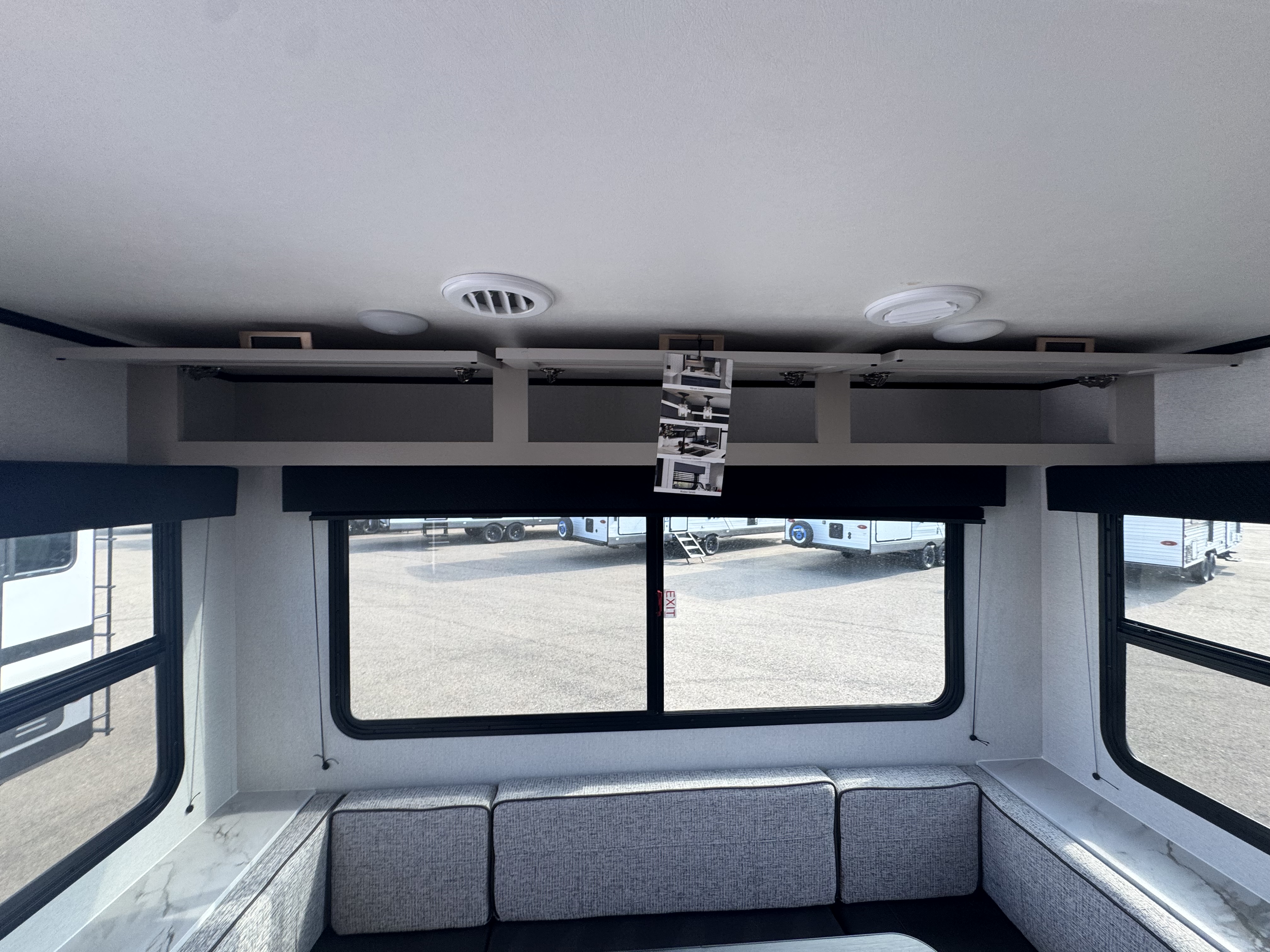 2027 JAYCO JAY FEATHER 25RLSL - Image 24