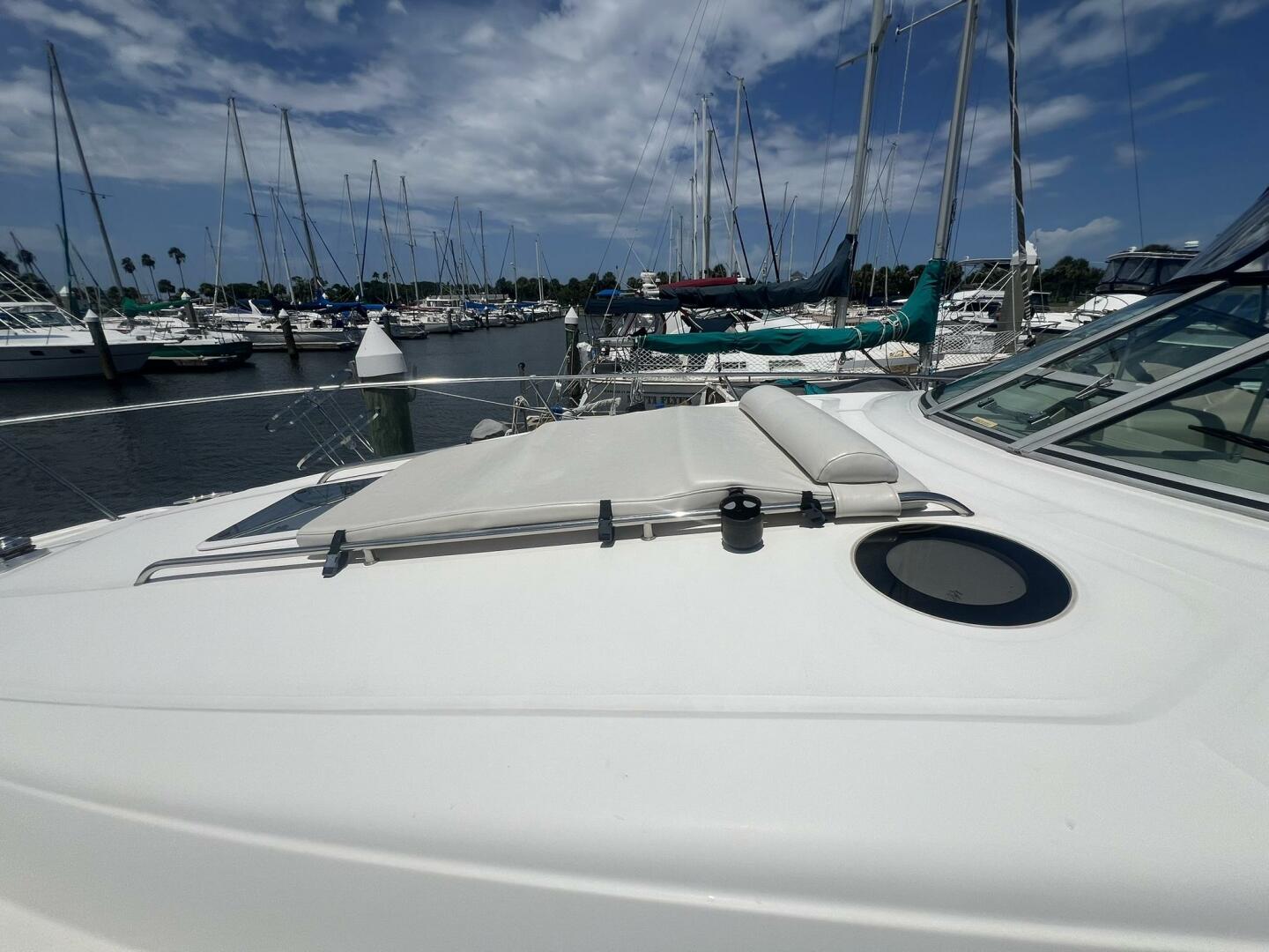 2003 Sea Ray 320 Sundancer - Image 12