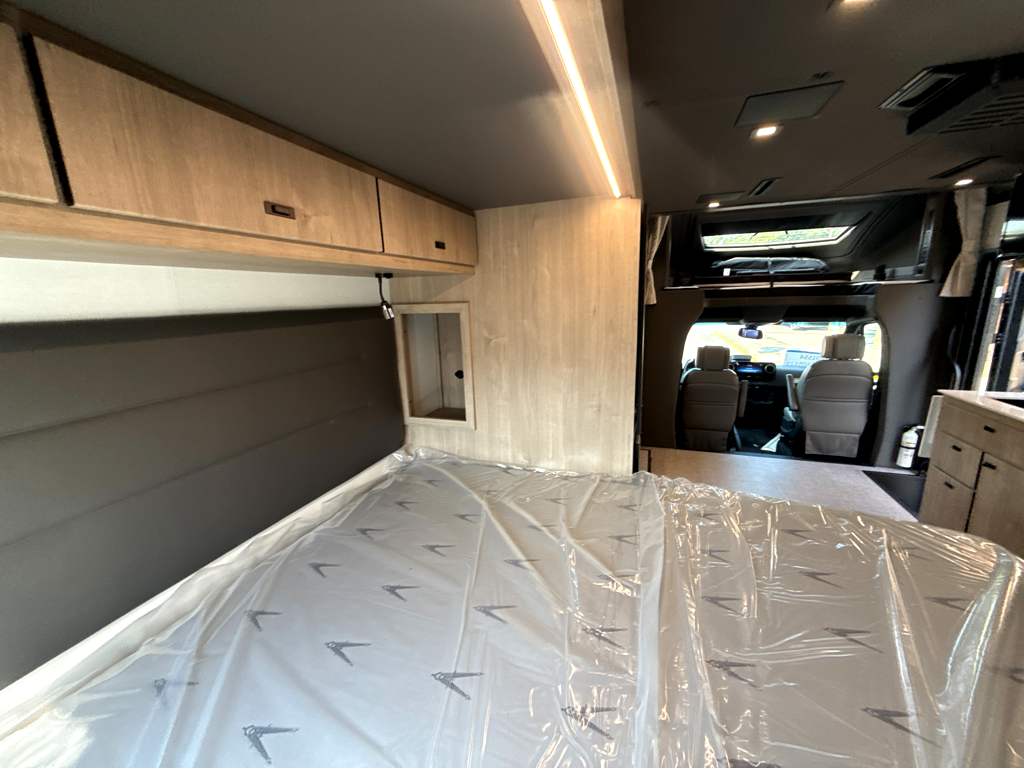 2027 Grand Design Lineage Series M 25FW - Image 27