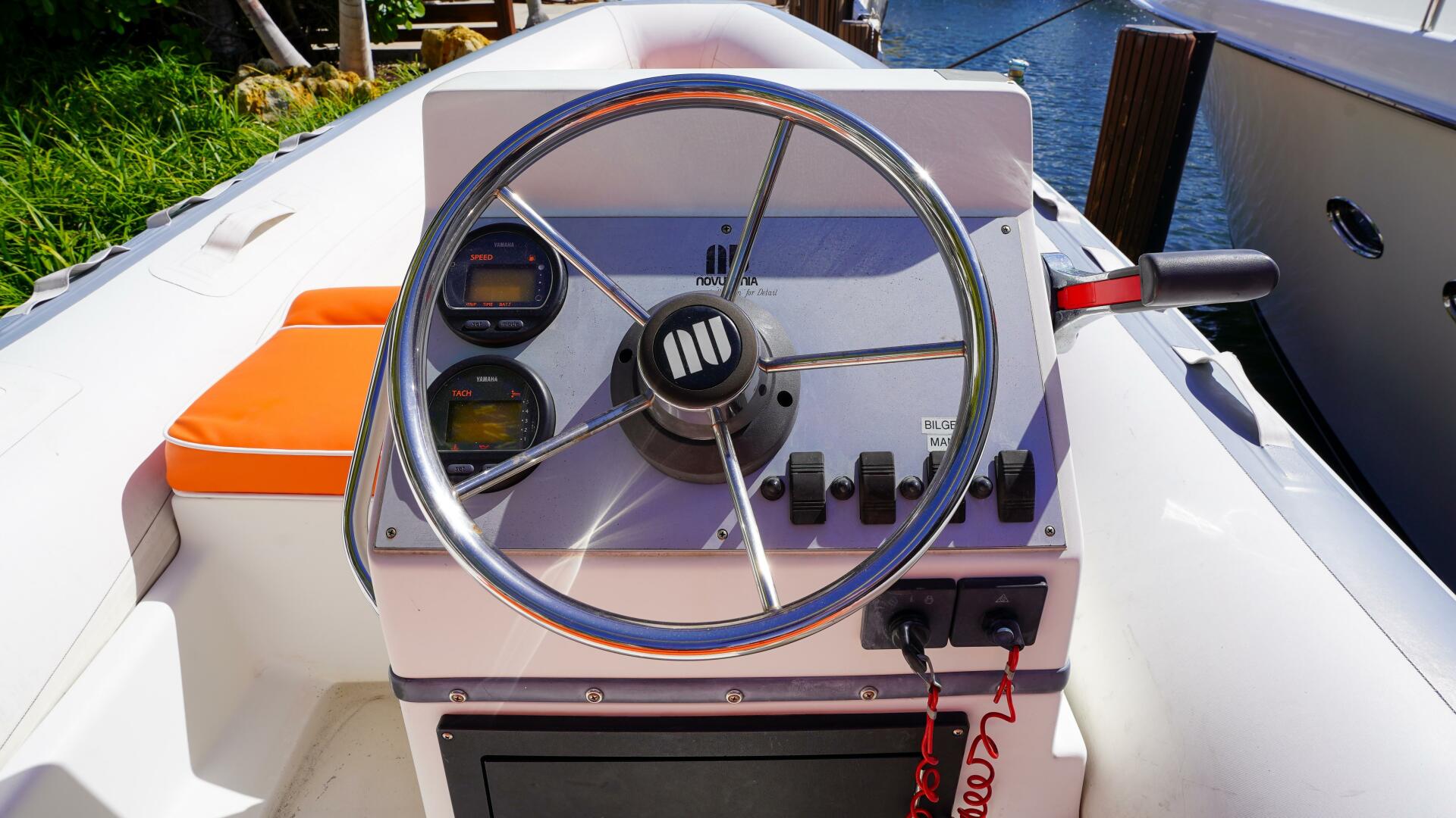 2004 Lazzara Yachts 80 SL - Image 69