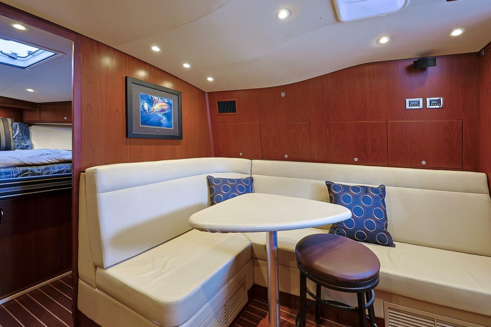 2012 Cabo 40 Express - Image 3