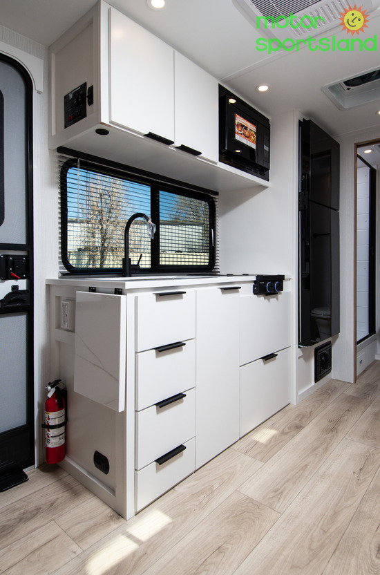 2026 Winnebago Micro Minnie 2108DS - Image 31