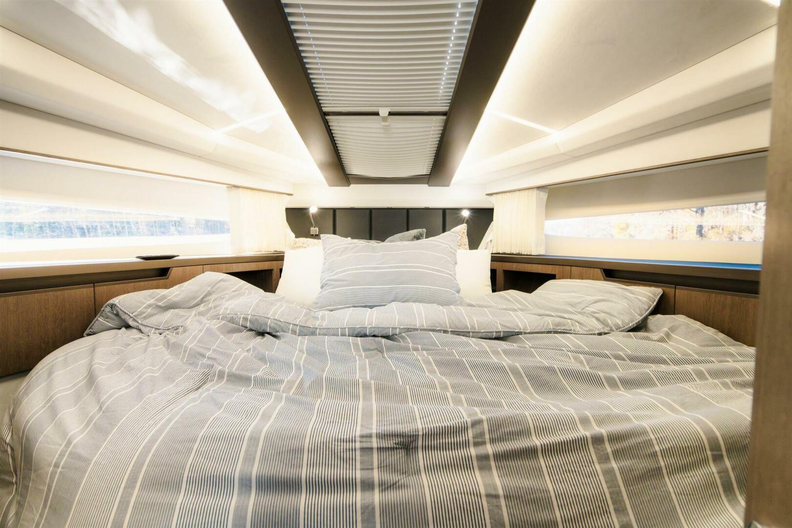 2023 Galeon 425 HTS - Image 16