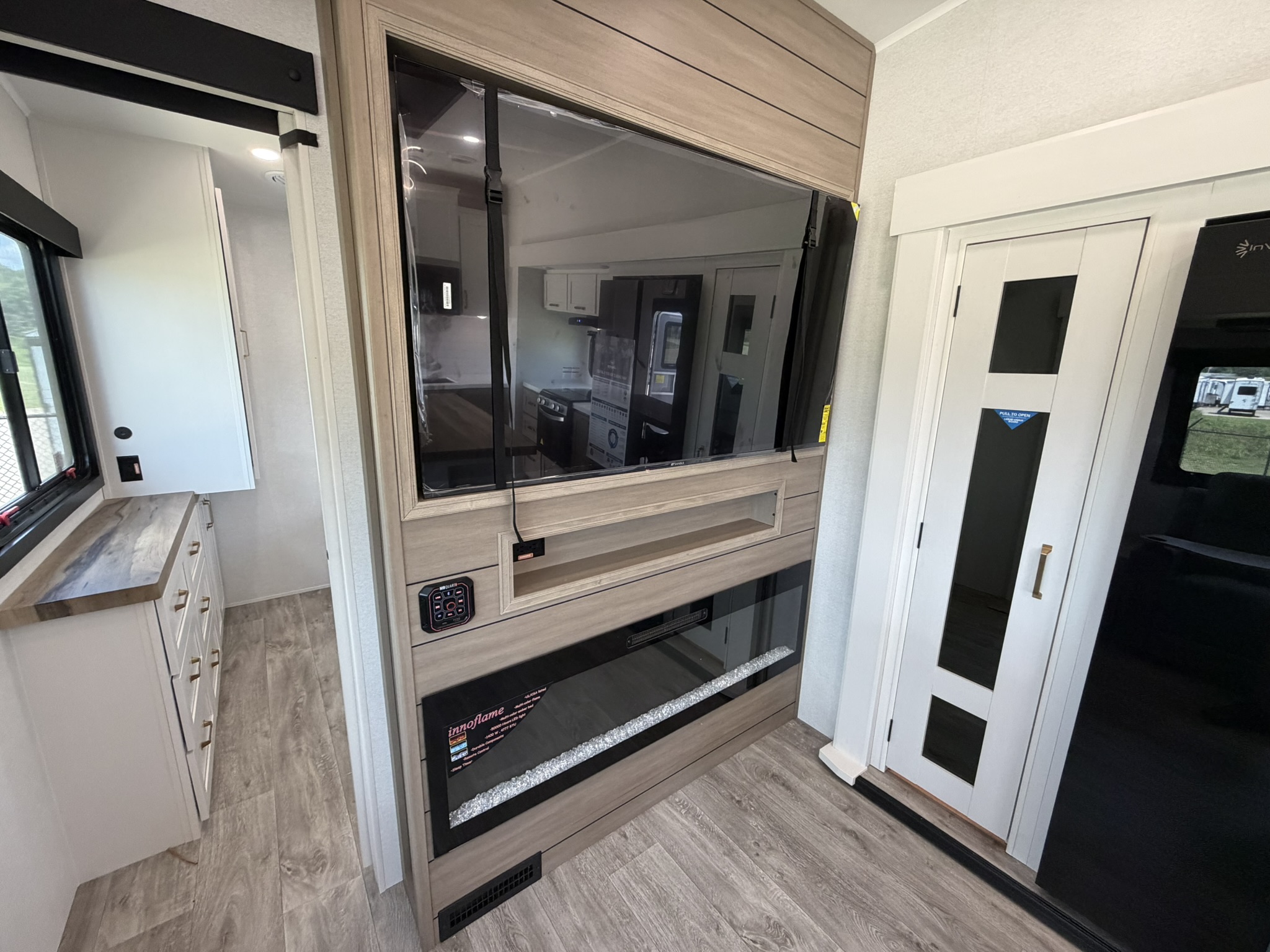 2027 JAYCO EAGLE 367TBTS - Image 23