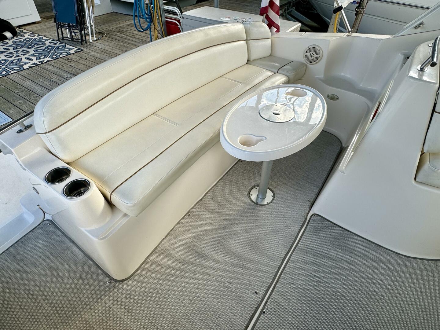 2004 Rinker 342 Fiesta Vee - Image 77