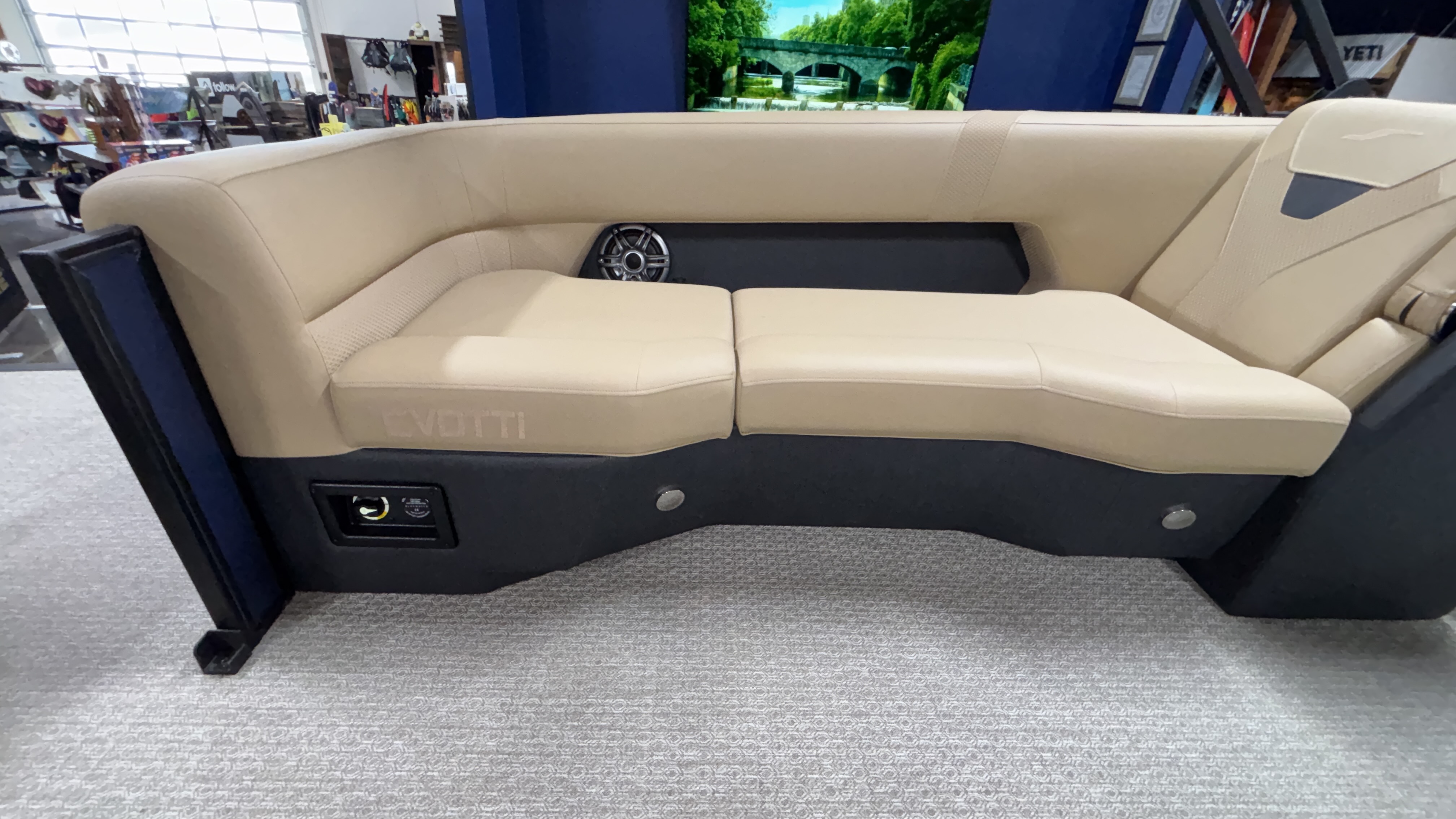 2026 Evotti 525 Quad Lounge - Image 9