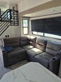 2027 JAYCO JAY FLIGHT BUNGALOW JAYLOFTDS - Image 13
