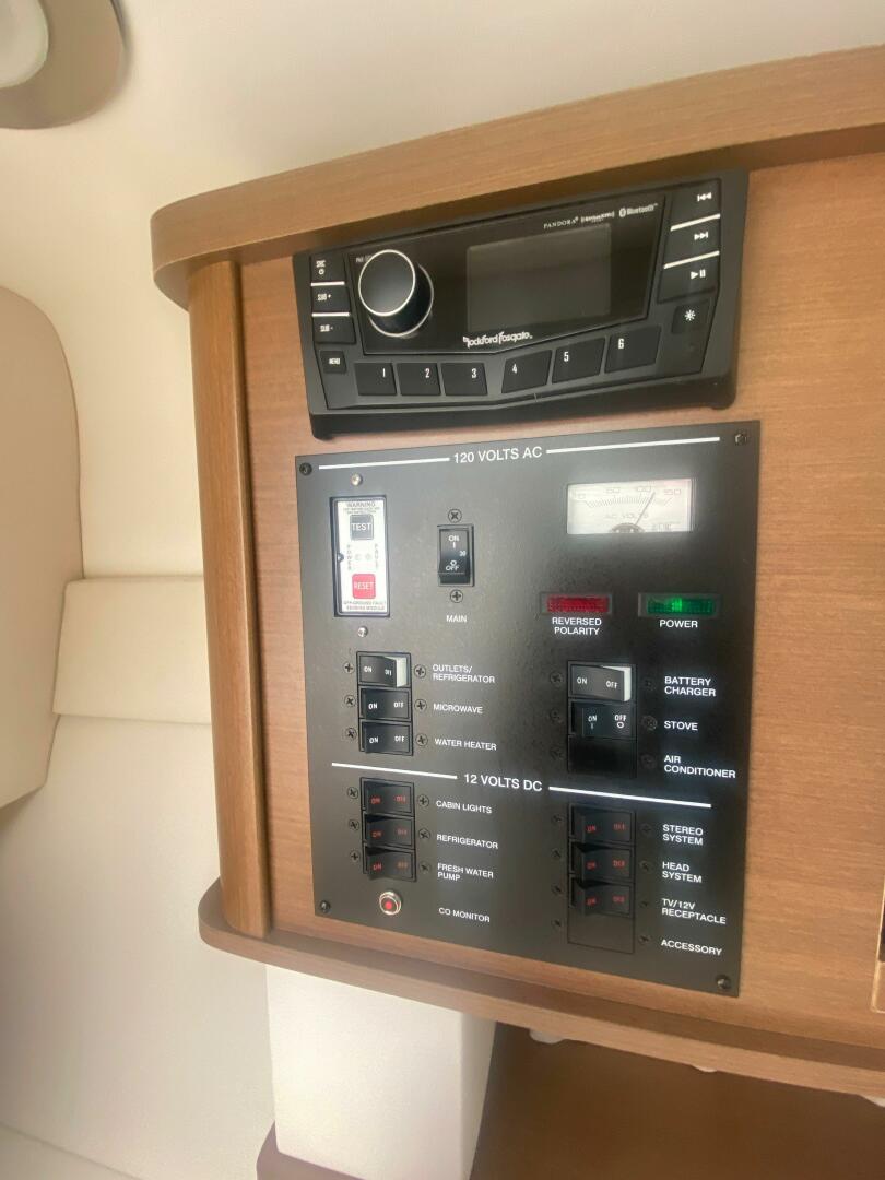 2018 Sea Ray 260 Sundancer - Image 27
