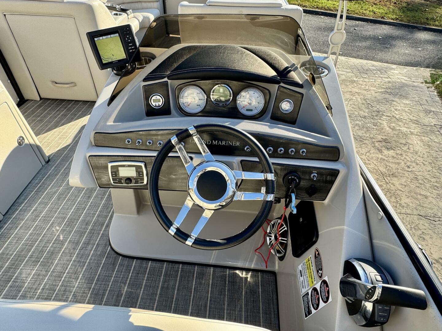 2016 Harris Grand Mariner 250 SLEC Tritoon - Image 34