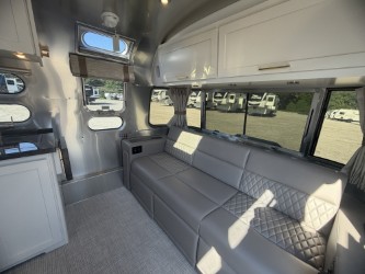 2026 AIRSTREAM CLASSIC 28RBT - Image 11