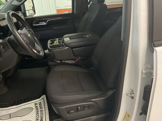 2025 Chevrolet Silverado 2500HD 4WD Crew Cab 172" LT - Image 13